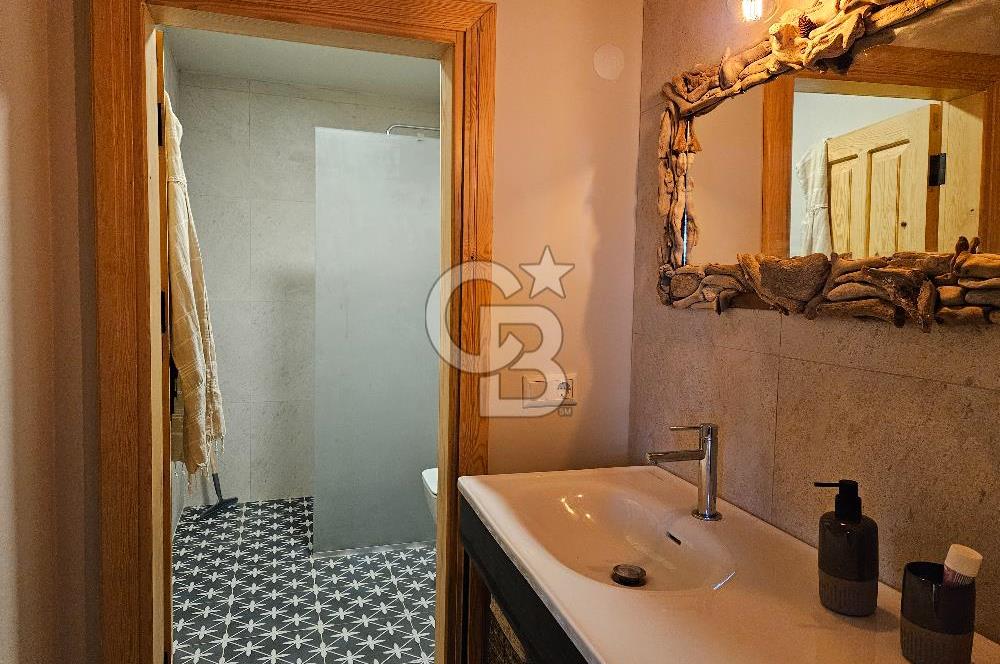 Ayvalık'ta Satılık Panoramik Deniz Manzaralı Sıfır Müstakil Ev