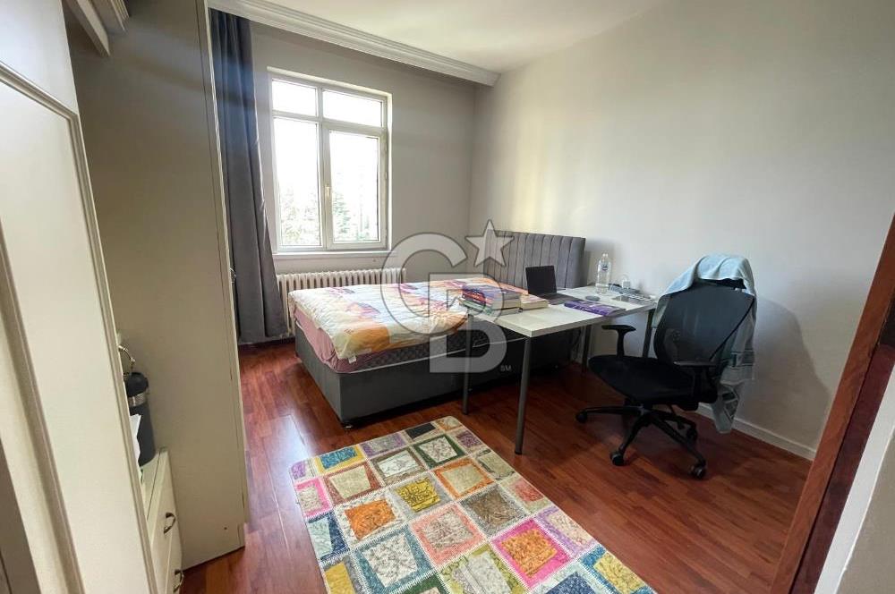 Emek Mahallesi Kırlangıç Evleri Sitesi'nde 4+1 Satılık Daire