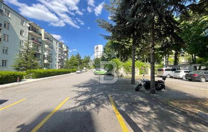 Emek Mahallesi Kırlangıç Evleri Sitesi'nde 4+1 Satılık Daire