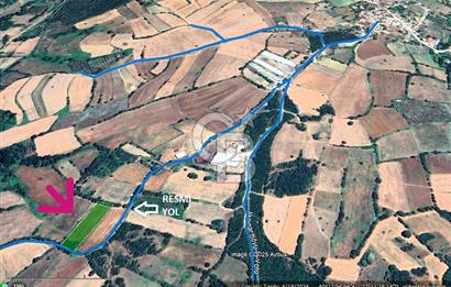 Yeşil Biga’da Resmi Yola Cepheli 3750 m² Gölet Yakınında Yatırımlık Tarla