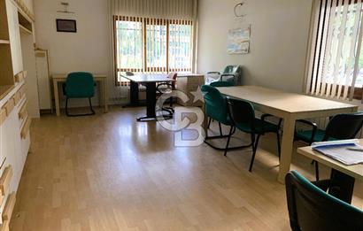 MEBUSEVLERİ ANITKABİR GİRİŞİNDE OTOPARKLI KOMBİLİ KİRALIK OFİS