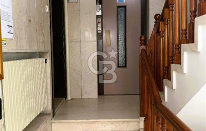 MEBUSEVLERİ ANITKABİR GİRİŞİNDE OTOPARKLI KOMBİLİ KİRALIK OFİS