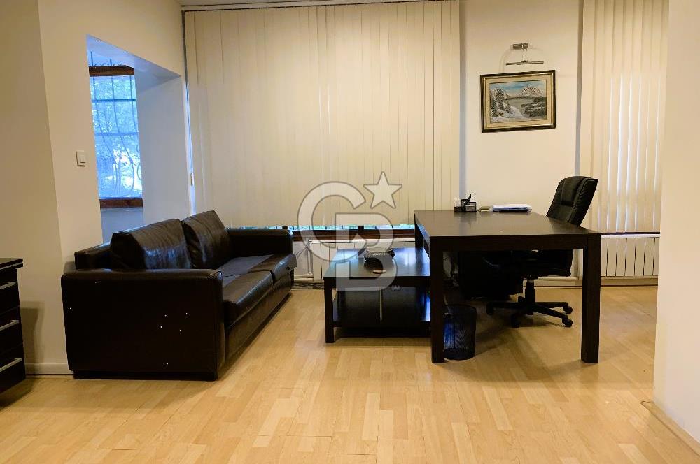 MEBUSEVLERİ ANITKABİR GİRİŞİNDE OTOPARKLI KOMBİLİ KİRALIK OFİS