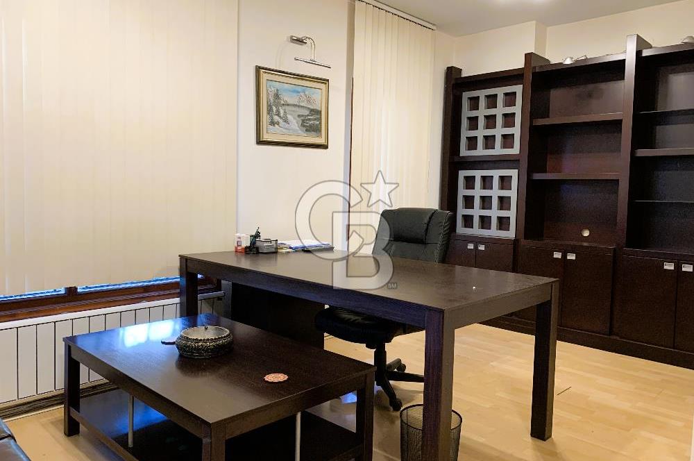 MEBUSEVLERİ ANITKABİR GİRİŞİNDE OTOPARKLI KOMBİLİ KİRALIK OFİS