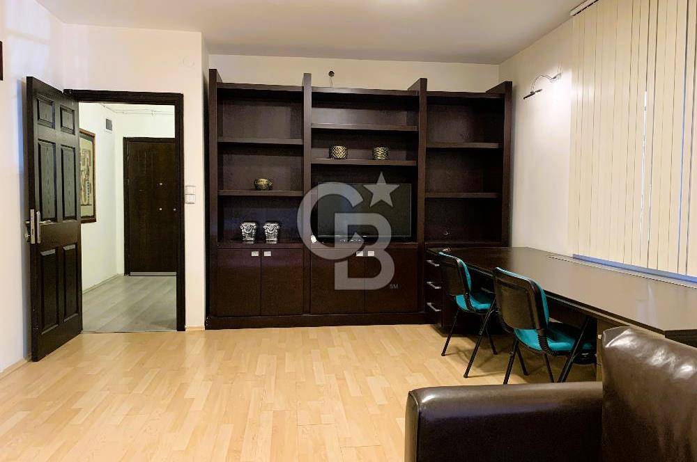 MEBUSEVLERİ ANITKABİR GİRİŞİNDE OTOPARKLI KOMBİLİ KİRALIK OFİS