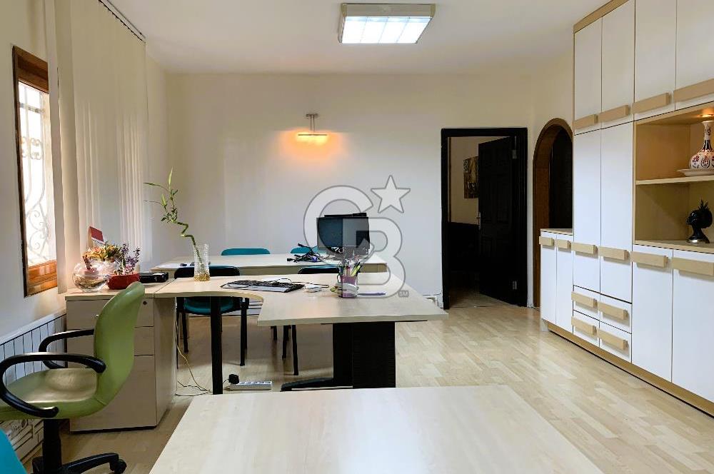 MEBUSEVLERİ ANITKABİR GİRİŞİNDE OTOPARKLI KOMBİLİ KİRALIK OFİS