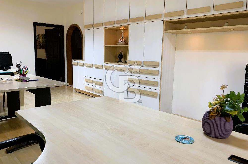 MEBUSEVLERİ ANITKABİR GİRİŞİNDE OTOPARKLI KOMBİLİ KİRALIK OFİS