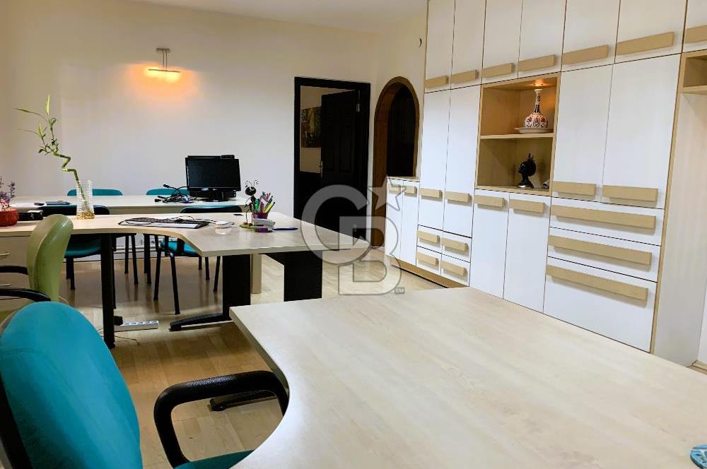 MEBUSEVLERİ ANITKABİR GİRİŞİNDE OTOPARKLI KOMBİLİ KİRALIK OFİS