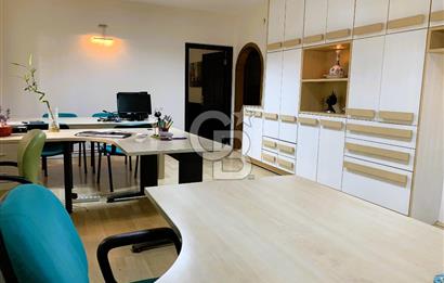 MEBUSEVLERİ ANITKABİR GİRİŞİNDE OTOPARKLI KOMBİLİ KİRALIK OFİS