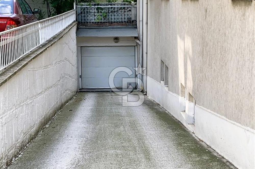 MEBUSEVLERİ ANITKABİR GİRİŞİNDE OTOPARKLI KOMBİLİ KİRALIK OFİS