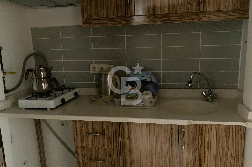 MEBUSEVLERİ ANITKABİR GİRİŞİNDE OTOPARKLI KOMBİLİ KİRALIK OFİS