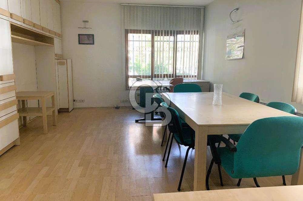 MEBUSEVLERİ ANITKABİR GİRİŞİNDE OTOPARKLI KOMBİLİ KİRALIK OFİS