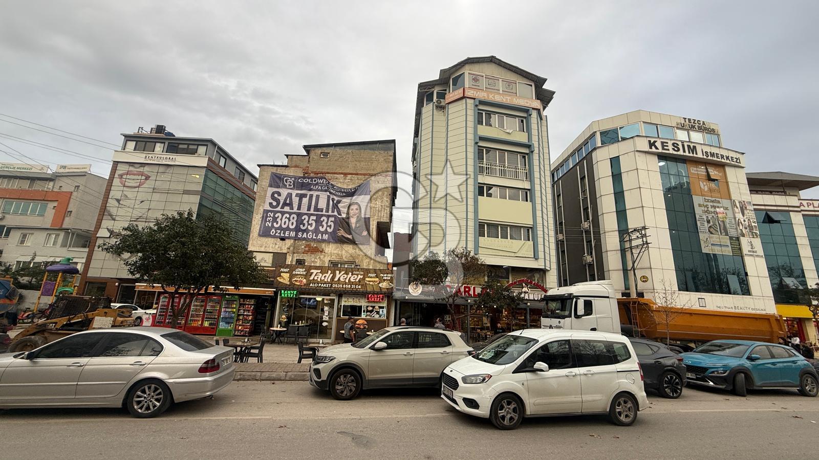 Folkart Karşısı Komple Satılık Bina