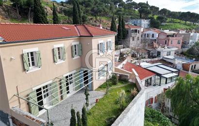 Ayvalık'ta Satılık Panoramik Deniz Manzaralı Sıfır Müstakil Ev