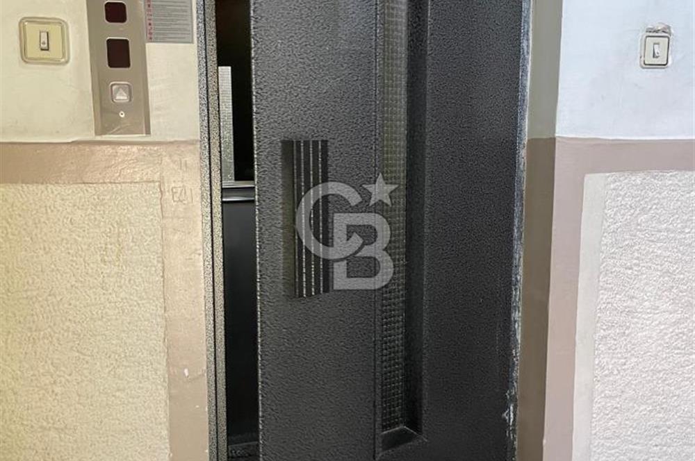 Emek Mahallesi Kırlangıç Evleri Sitesi'nde 4+1 Satılık Daire