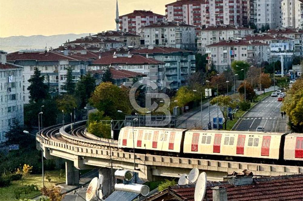 KOMPLE YENİLENEN TERASLI TRİPLEKS METROYA 10DK!