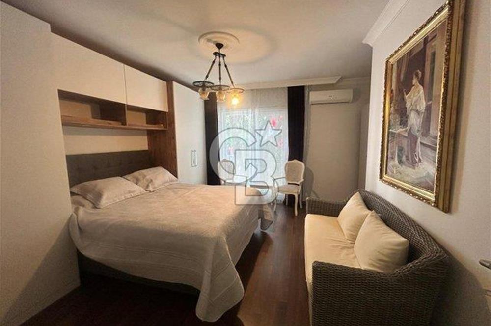 Fenerbahçe sahil tarafında eşyalı 4+1 balkonlu daire