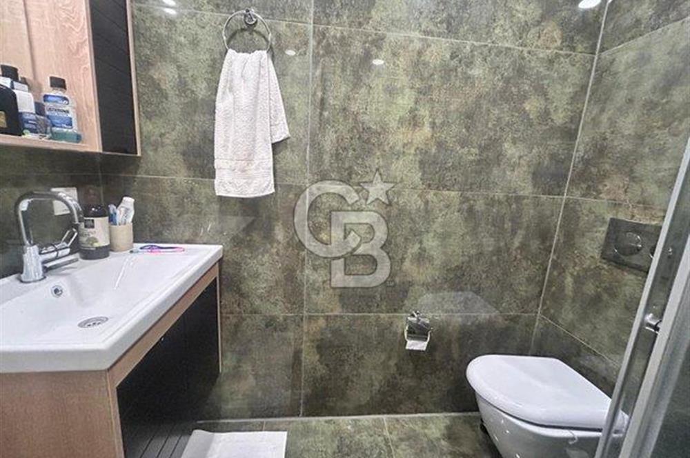 Fenerbahçe sahil tarafında eşyalı 4+1 balkonlu daire