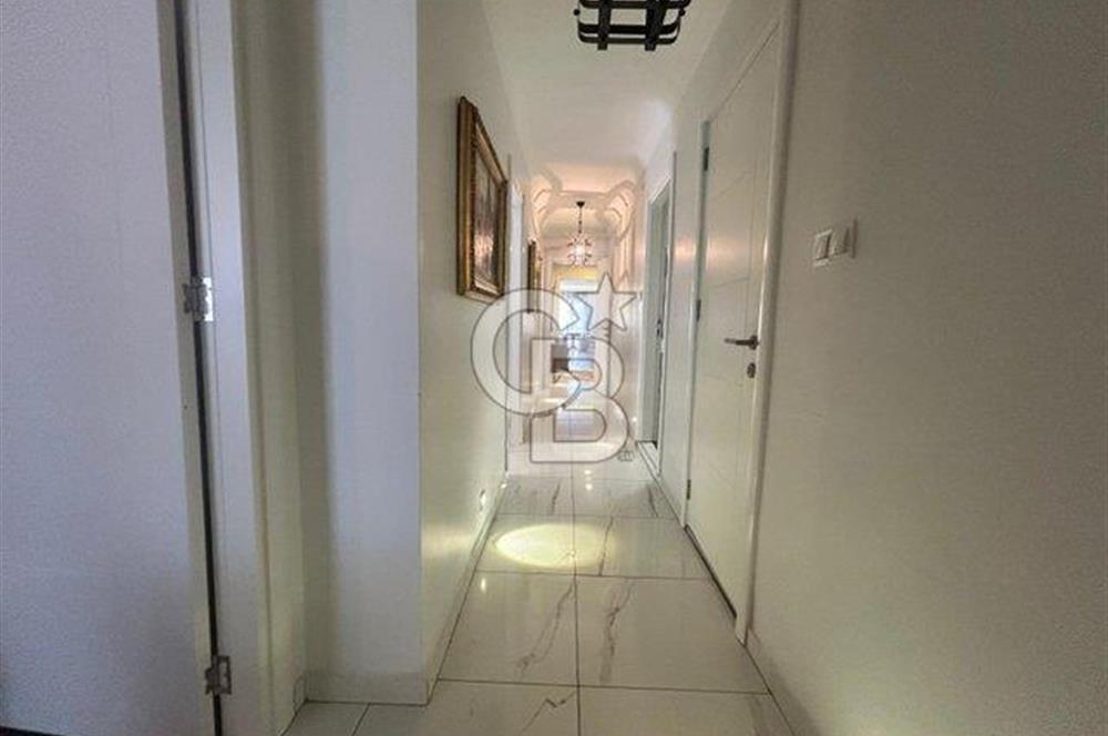 Fenerbahçe sahil tarafında eşyalı 4+1 balkonlu daire