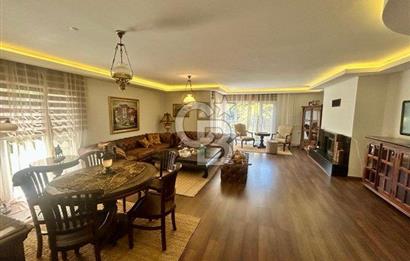 Fenerbahçe sahil tarafında eşyalı 4+1 balkonlu daire