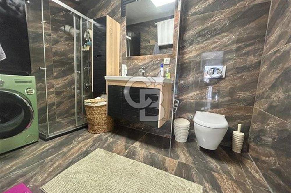 Fenerbahçe sahil tarafında eşyalı 4+1 balkonlu daire