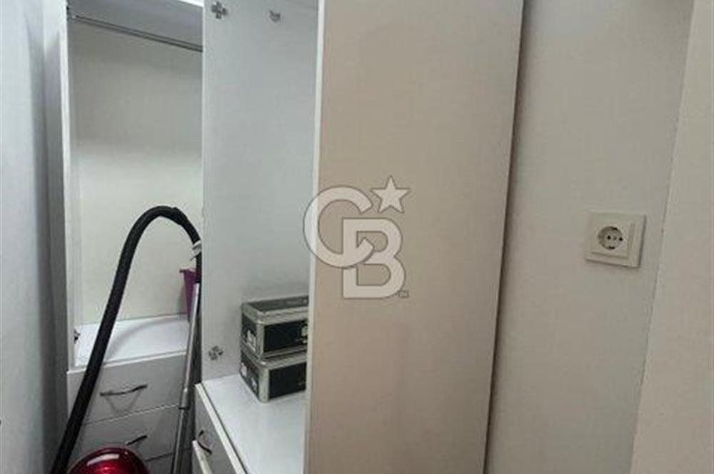 Fenerbahçe sahil tarafında eşyalı 4+1 balkonlu daire