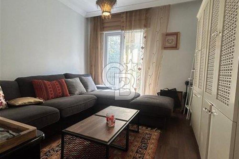 Fenerbahçe sahil tarafında eşyalı 4+1 balkonlu daire