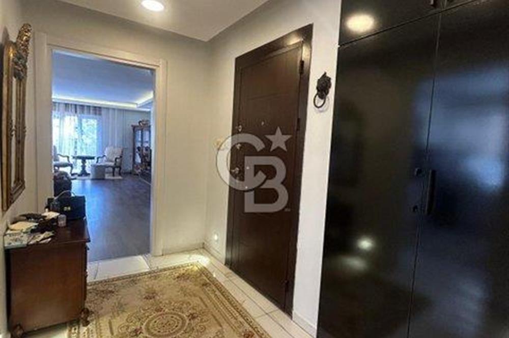 Fenerbahçe sahil tarafında eşyalı 4+1 balkonlu daire