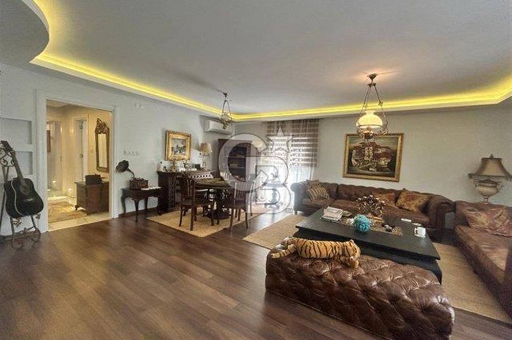 Fenerbahçe sahil tarafında eşyalı 4+1 balkonlu daire