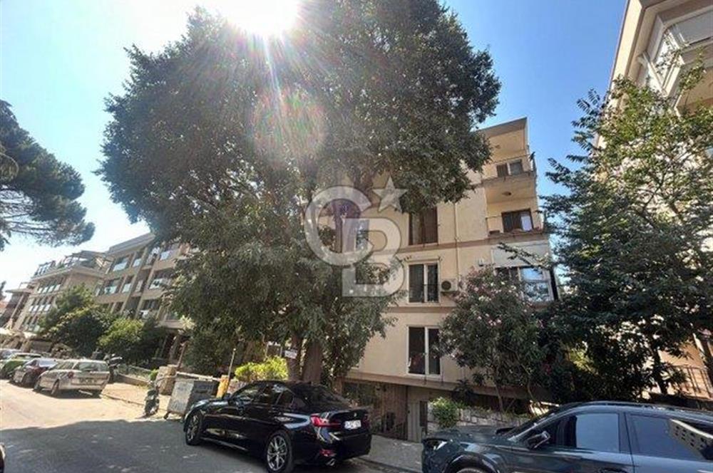 Fenerbahçe sahil tarafında eşyalı 4+1 balkonlu daire