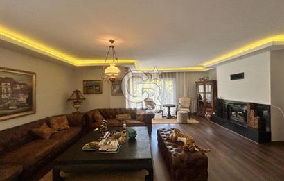 Fenerbahçe sahil tarafında eşyalı 4+1 balkonlu daire