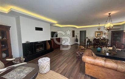 Fenerbahçe sahil tarafında eşyalı 4+1 balkonlu daire