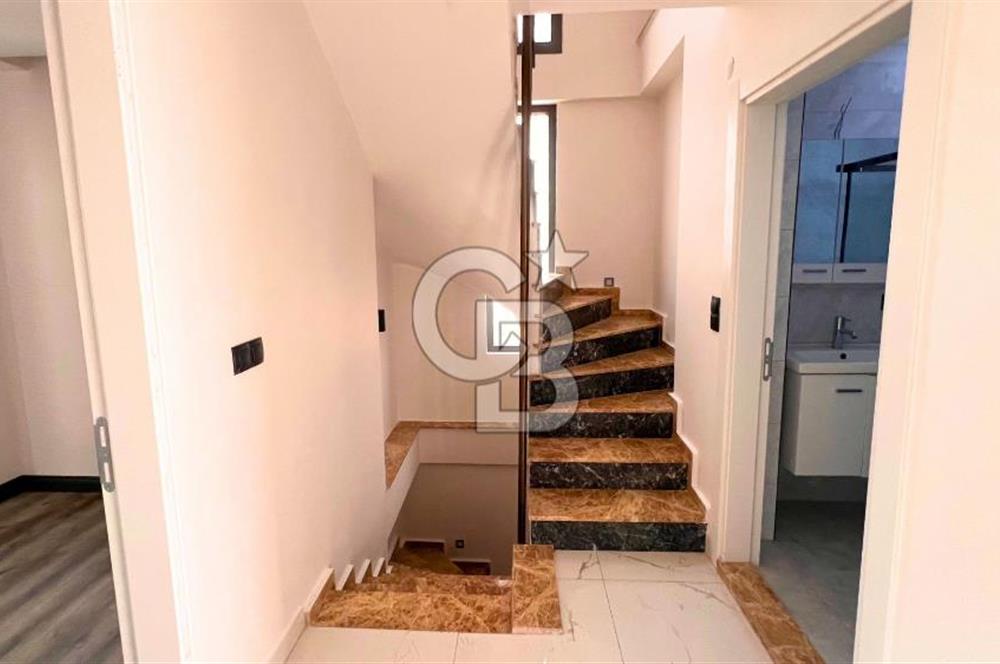 AYVALIK ALTINOVA İSKELE MEVKİİ SIFIR MÜSTAKİL TRİPLEX VİLLA 4+1