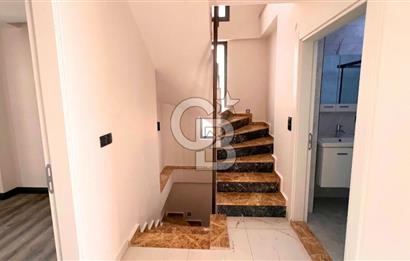 AYVALIK ALTINOVA İSKELE MEVKİİ SIFIR MÜSTAKİL TRİPLEX VİLLA 4+1