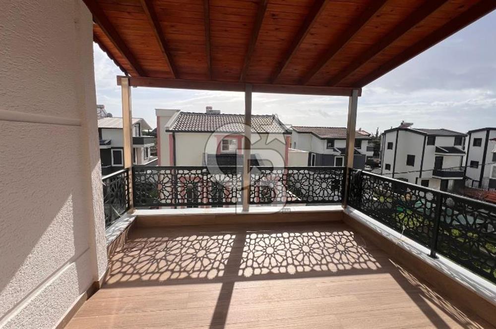 AYVALIK ALTINOVA İSKELE MEVKİİ SIFIR MÜSTAKİL TRİPLEX VİLLA 4+1