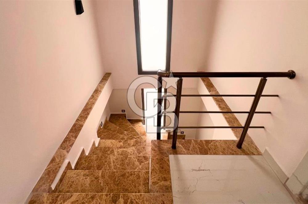 AYVALIK ALTINOVA İSKELE MEVKİİ SIFIR MÜSTAKİL TRİPLEX VİLLA 4+1
