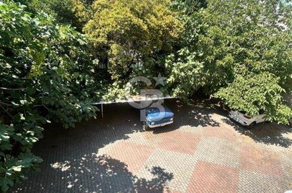 Fenerbahçe sahil tarafında eşyalı 4+1 balkonlu daire