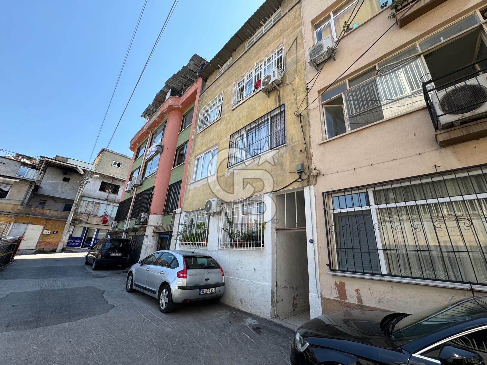 •   Konak Merkezde, Diş Hastanesi Arkası Satılık Fırsat Daire