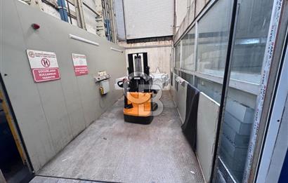 MALTEPE'DE CADDE ÜZERİ 3 KATLI 630M2 KİRA GETİRİLİ DÜKKAN