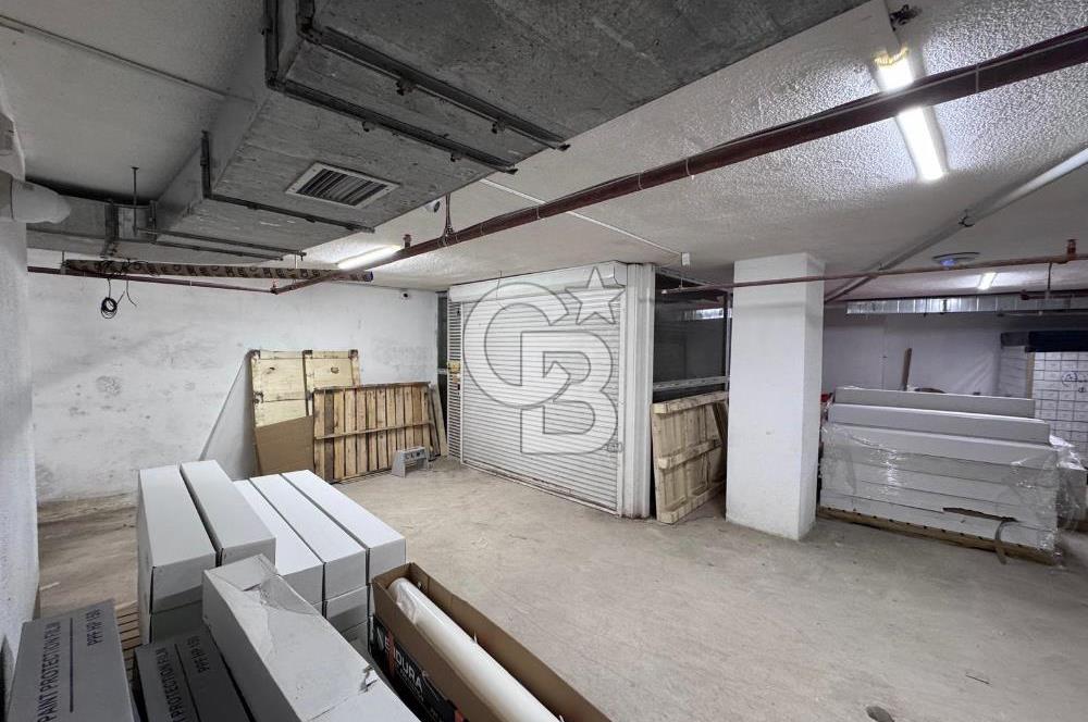 MALTEPE'DE CADDE ÜZERİ 3 KATLI 630M2 KİRA GETİRİLİ DÜKKAN