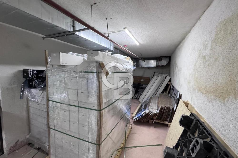 MALTEPE'DE CADDE ÜZERİ 3 KATLI 630M2 KİRA GETİRİLİ DÜKKAN