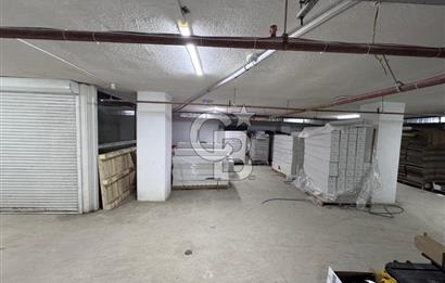 MALTEPE'DE CADDE ÜZERİ 3 KATLI 630M2 KİRA GETİRİLİ DÜKKAN