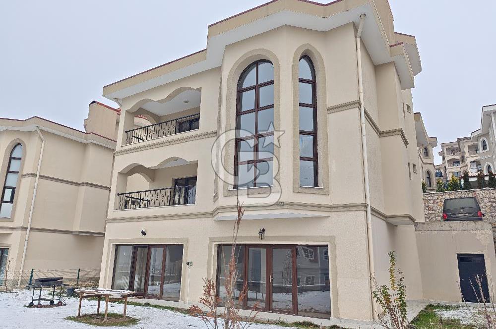 Beytepe Mavi Ladin Sitesinde 6+2 Müstakil Bahçeli Kiralık Villa
