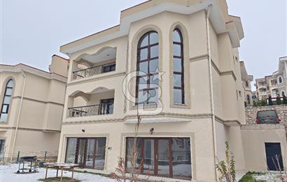 Beytepe Mavi Ladin Sitesinde 6+2 Müstakil Bahçeli Kiralık Villa