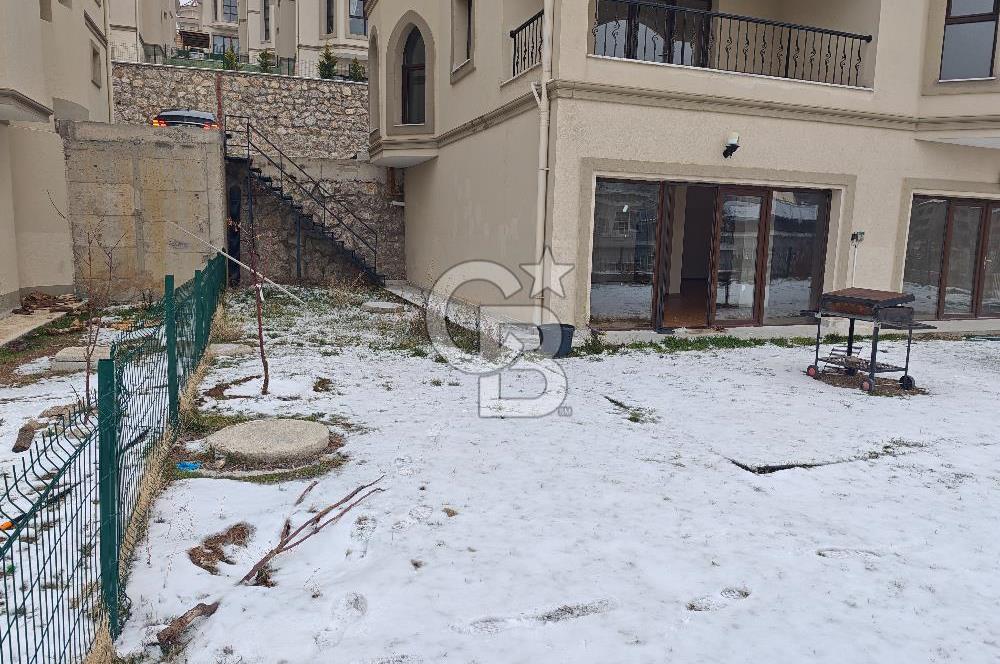 Beytepe Mavi Ladin Sitesinde 6+2 Müstakil Bahçeli Kiralık Villa