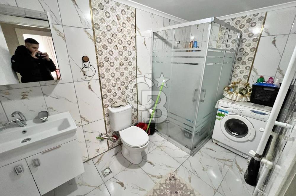 CADDE ÜZERİ ÇİFT BLOKLU SİTEDE CADDE CEPHE ARA KAT 3+1 DAİRE