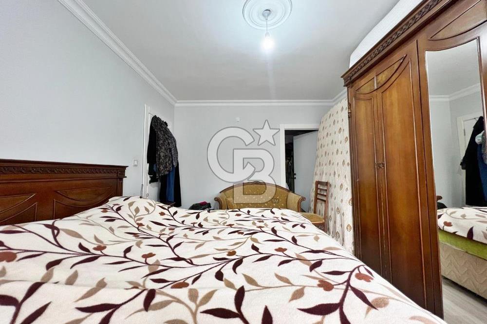 CADDE ÜZERİ ÇİFT BLOKLU SİTEDE CADDE CEPHE ARA KAT 3+1 DAİRE