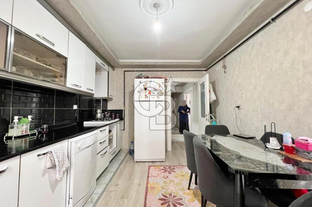 CADDE ÜZERİ ÇİFT BLOKLU SİTEDE CADDE CEPHE ARA KAT 3+1 DAİRE