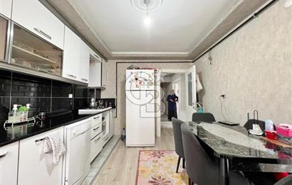 CADDE ÜZERİ ÇİFT BLOKLU SİTEDE CADDE CEPHE ARA KAT 3+1 DAİRE