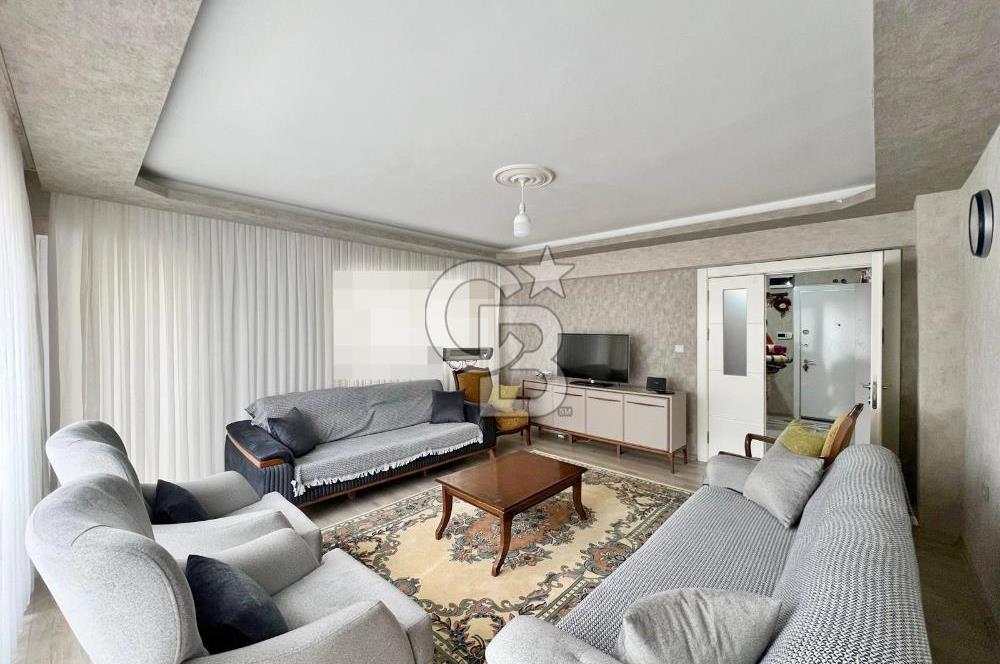 CADDE ÜZERİ ÇİFT BLOKLU SİTEDE CADDE CEPHE ARA KAT 3+1 DAİRE